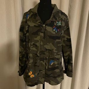 Camouflage, Zipper, drawstring and snap buttons